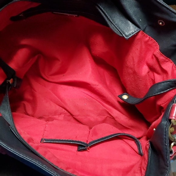 Gorgeous broken hearted leather bag - Picture 8 of 12